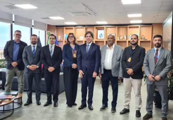 O Ministro das Comunicações, Frederico de Siqueira Filho, reiterou apoio aos provedores regionais de internet durante reunião com associações